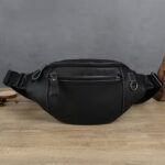 Grande sacoche banane cuir noir homme avec ceinture contrastante - Noir