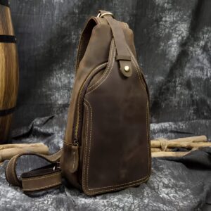 Sacoche bandoulière en cuir marron avec surpiqûres
